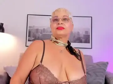 Lucy_milf_68  live sex cam