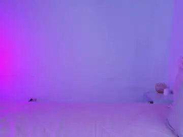 Miacolucci_18  live sex cam