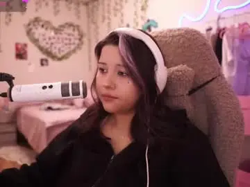 Roxysuh  live sex cam