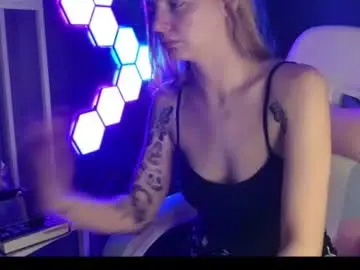 Skyiswoke  live sex cam