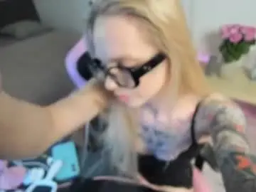 Avgustiiiina  live sex cam
