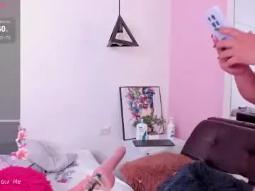 Briana_goldd  live sex cam