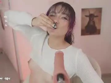 Chloe_evans12  live sex cam