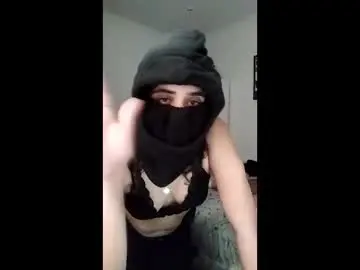 Cootie_pinklips  live sex cam