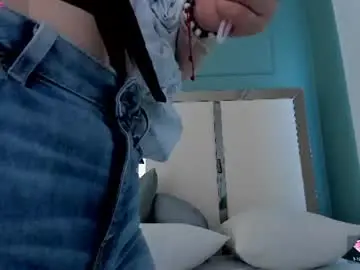 Leloo_swift  live sex cam
