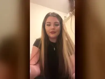 Naughtysummer18  live sex cam