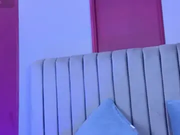 Redraven_cr  live sex cam