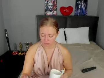 Barbiemuscle1  live sex cam