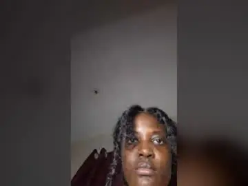 Coochieroses  live sex cam