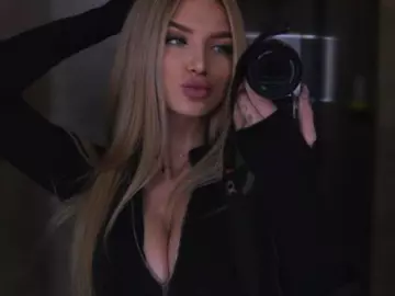 Victoriadminds  live sex cam