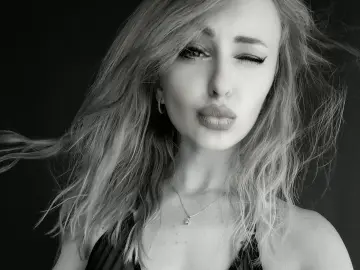 Candygraces  live sex cam