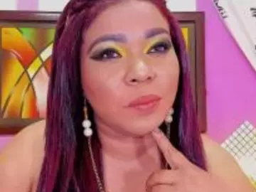 Dannisquirtxxx  live sex cam