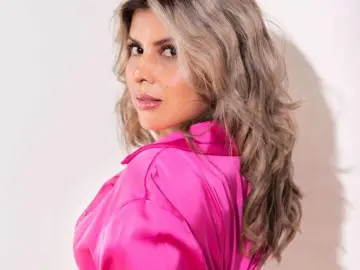 Novacycurn  live sex cam