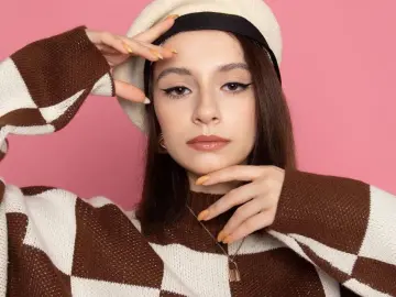 Hazel7  live sex cam