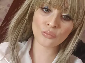 Yanagold  live sex cam