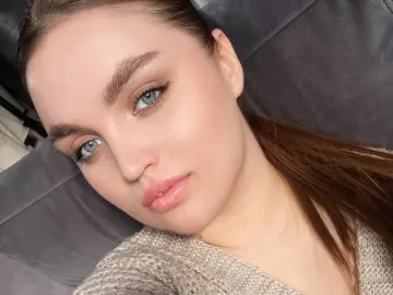 Idaswift  live sex cam