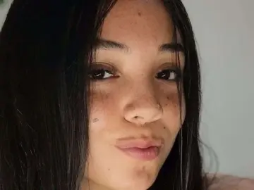 Linzeysmith4  live sex cam