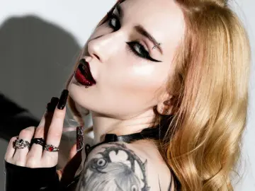 Amygoth  live sex cam