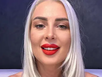 Blondbabes  live sex cam