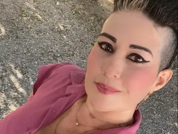 Sunnyrayz  live sex cam