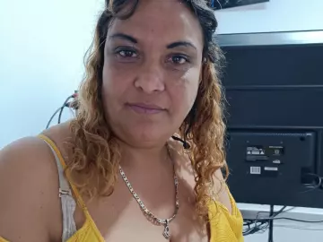 Dubraska1  live sex cam