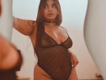 Annyarango  live sex cam