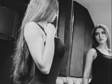 Michelle054  live sex cam