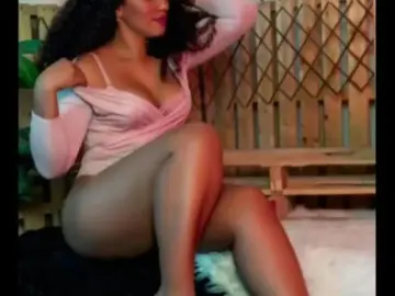 Bellacrespa  live sex cam