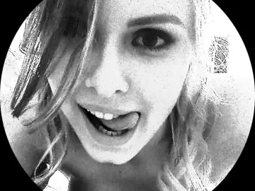 Sweettreat  live sex cam