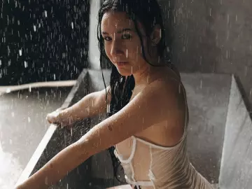 Nikkigold  live sex cam