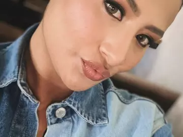 Rubyross21  live sex cam