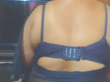Tanu_saxy  live sex cam