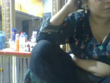 Lajja  live sex cam