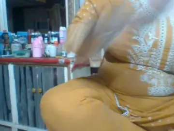 Lajja  live sex cam