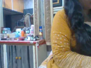 Lajja  live sex cam
