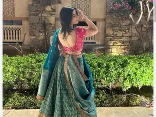 Komal9999  live sex cam