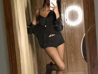 ShanayaKapoor  live sex cam