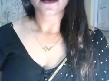 Itsnaaya  live sex cam