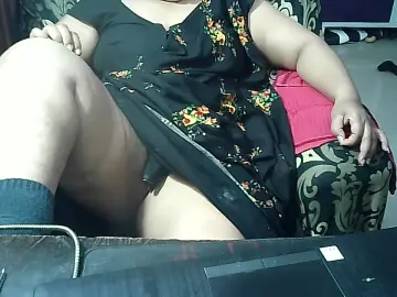 PriyankaBhinde  live sex cam
