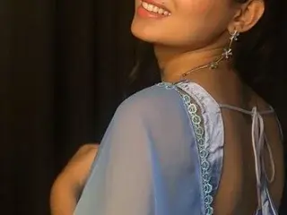 TheSassygirl  live sex cam