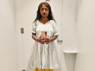SaxyLady57  live sex cam