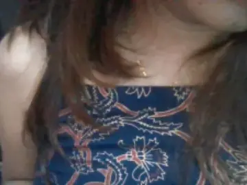 Julie  live sex cam