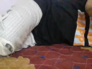 Julie  live sex cam