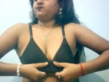 Wilddesicat  live sex cam