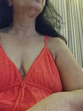 Divinemilf67  live sex cam