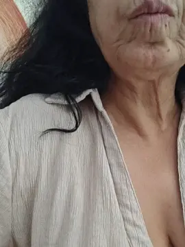 Divinemilf67  live sex cam