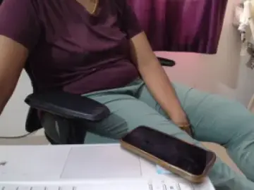 Shruthi567  live sex cam