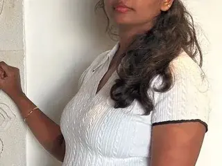 IndiannLaila  live sex cam