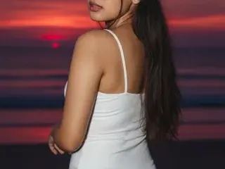 Sassysoumya  live sex cam