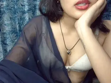 Sassysoumya  live sex cam